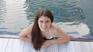 Lexy Lotus Relaxing Poolside - смотри новое порно бесплатно REDPORN.TOP