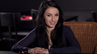 Brunette Bombshell Meets John - смотри новое порно бесплатно REDPORN.TOP
