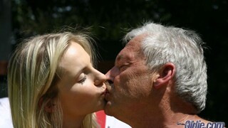 Jannine Swallows Cum on a Sizzling Hot Day - эксклюзивное порно REDPORN.TOP