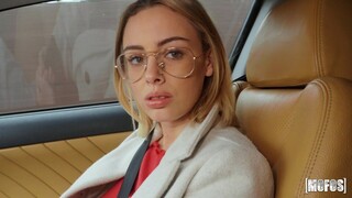 Best Friend Unaware of Sister's Amateur Blowjob - эксклюзивное порно REDPORN.TOP