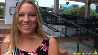 Sucking It Out: Scarlett's Blowjob Session - эксклюзивное порно REDPORN.TOP