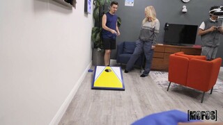 Blowjob Surprise in the Dorm Room - эксклюзивное порно REDPORN.TOP