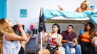 Small Tits and Big Personalities Shine - эксклюзивное порно REDPORN.TOP