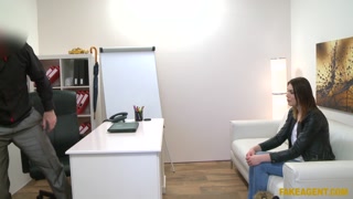  Natural Tits Model Gives Blowjob  - смотри новое порно бесплатно REDPORN.TOP