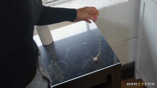 European Doctor Catches Thief Red-Handed - эксклюзивное порно REDPORN.TOP