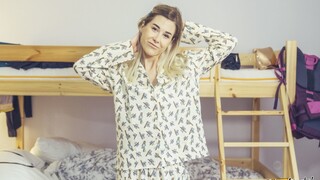 Madison McQueen's Pajama Party - смотри новое порно бесплатно REDPORN.TOP