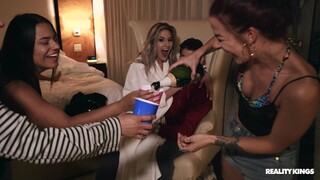 Athletic Amateur Takes It Doggystyle - эксклюзивное порно REDPORN.TOP