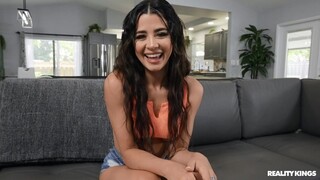 Amateur Kylie Gives a Blowjob - эксклюзивное порно REDPORN.TOP