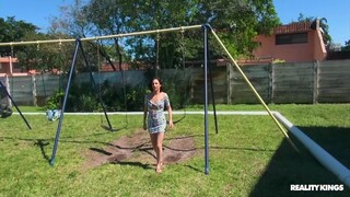 Outdoor Thong Action with Nora - эксклюзивное порно REDPORN.TOP