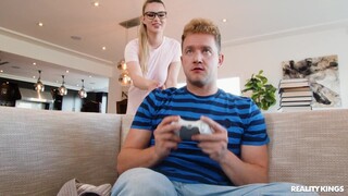 Gamer Girlfriend Gets Standing Doggystyle - смотри новое порно бесплатно REDPORN.TOP