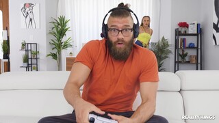 Stop Gaming, Start Fucking - Gia Derza - эксклюзивное порно REDPORN.TOP