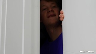 Young Blonde Sucks Roommate’s Big Cock and Gets Spanked Hard - смотри новое порно бесплатно REDPORN.TOP