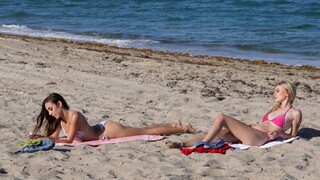 Amateur Beach Lesbians Get Wild - эксклюзивное порно REDPORN.TOP