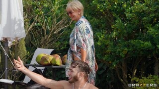 Outdoor Pool Sex – GILF Loves Interracial Cock - эксклюзивное порно REDPORN.TOP