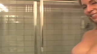 Jannice rubs herself in the shower - эксклюзивное порно REDPORN.TOP