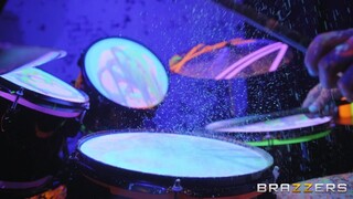Drummer's Enhanced Body Gets Worked - эксклюзивное порно REDPORN.TOP