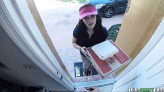 Naughty Teen Gets Creampie Bonus After Delivery - эксклюзивное порно REDPORN.TOP