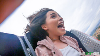 Aria Lee's Public Flash - Theme Park Thrill - эксклюзивное порно REDPORN.TOP