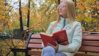 Behind The Book - Hot Girl on Girl Action - эксклюзивное порно REDPORN.TOP