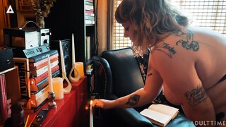 Big Ass BBW Courtney Trouble Fingering Her Wet Pussy - эксклюзивное порно REDPORN.TOP