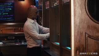 Work Fantasy: Brunette Bartender Gets Deepthroat Blowjob - эксклюзивное порно REDPORN.TOP