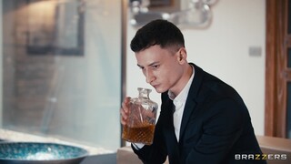 Perfect Gift Sex: Athletic Man Charlie Dean Fucks Liya Silver's Innie Pussy - эксклюзивное порно REDPORN.TOP