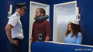 Blonde Bombshells in Airport Lounge Shenanigans 2 - эксклюзивное порно REDPORN.TOP