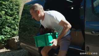 Skinny Pool Boy Gets Pierced by Chloe Savage - эксклюзивное порно REDPORN.TOP