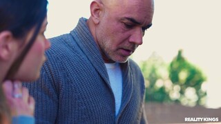 Christian Clay Fucks Agatha Shay in a Standing Doggystyle - эксклюзивное порно REDPORN.TOP