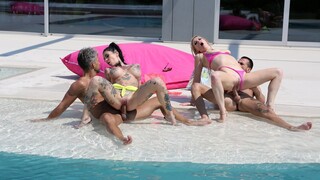  Tattooed MILFs in Rimming & Cum Swapping  - смотри новое порно бесплатно REDPORN.TOP