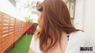 Redhead's Oral Delight at the Resort - эксклюзивное порно REDPORN.TOP