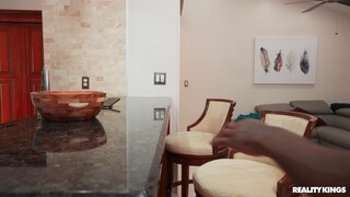 Teen Coworker Gives Me a Blowjob - смотри новое порно бесплатно REDPORN.TOP