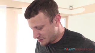 Stepdad Gets a Workout Lesson from His Blonde Stepdaughter - эксклюзивное порно REDPORN.TOP