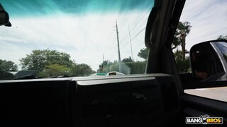Glasses Girl Takes it in the Car - эксклюзивное порно REDPORN.TOP