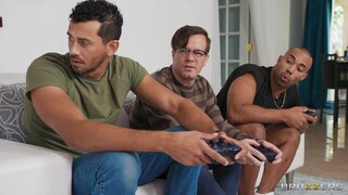 Interracial MILF Gets Handjob - эксклюзивное порно REDPORN.TOP