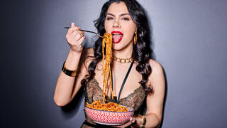 Valentina Nappi's Lingerie Luncheon - эксклюзивное порно REDPORN.TOP