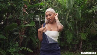 Masturbation in the Yard with Kona Jade - эксклюзивное порно REDPORN.TOP