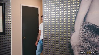 Ryan Keely's Big Tits & Big Ass in Stepmom Fantasy - эксклюзивное порно REDPORN.TOP