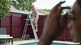 jmac Dominates Harley Dean with Deep Throat on a Ladder - смотри новое порно бесплатно REDPORN.TOP