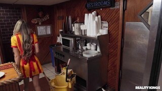 The Ballerina Bathroom Encounter - эксклюзивное порно REDPORN.TOP