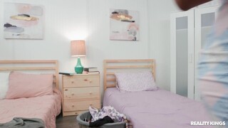 Short Hair Teen Gets Spanked - смотри новое порно бесплатно REDPORN.TOP