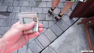 Andi Enjoys Public Handjob with Zoe Sparx - смотри новое порно бесплатно REDPORN.TOP