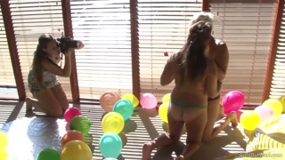 Sexy Balloon Play with Lana & Magda - BTS - эксклюзивное порно REDPORN.TOP